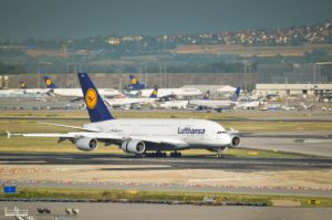 Lufthansa: Ακόμα 80 αεροσκάφη θα αρχίσουν να πραγματοποιούν πτήσεις τον Ιούνιο