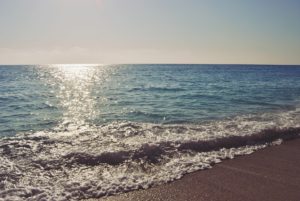 Πάτμος και Χαλκιδική στις 10 “μυστικές” παραλίες της Ευρώπης