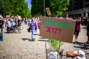 Γερμανία: Οι “Παρασκευές για το Μέλλον” επέστρεψαν με διαδηλώσεις σε όλη τη χώρα